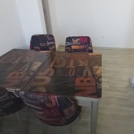 Studio Elisa Lejlighed Caransebeş Eksteriør billede
